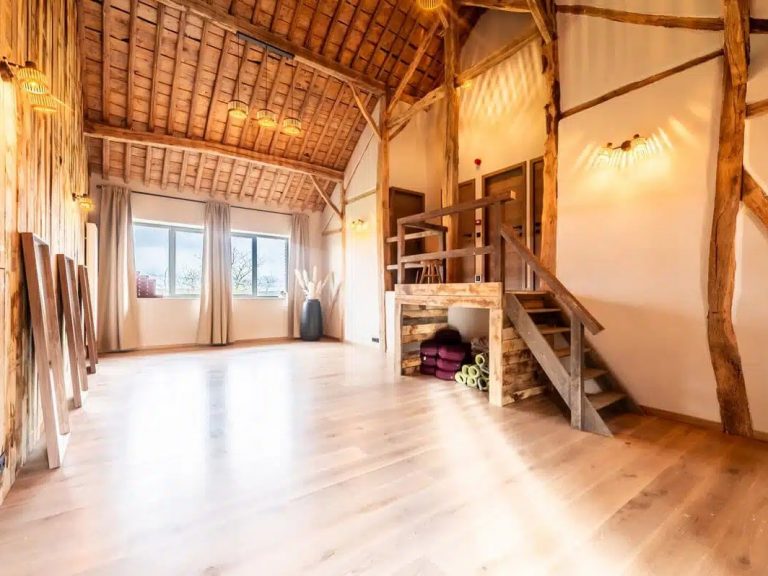 gite-attrape-coeurs-salle-yoga-03